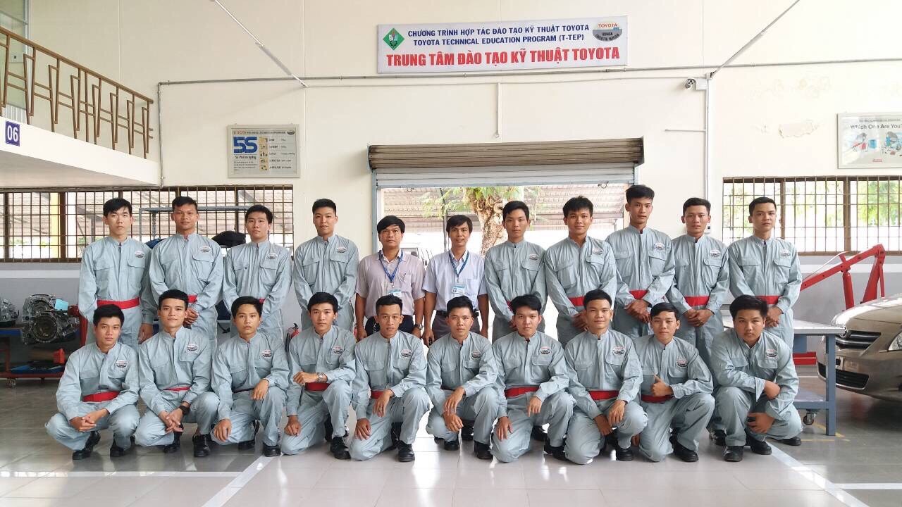 Xưởng may đồng phục sơ mi chất lượng tại quận Tân Bình